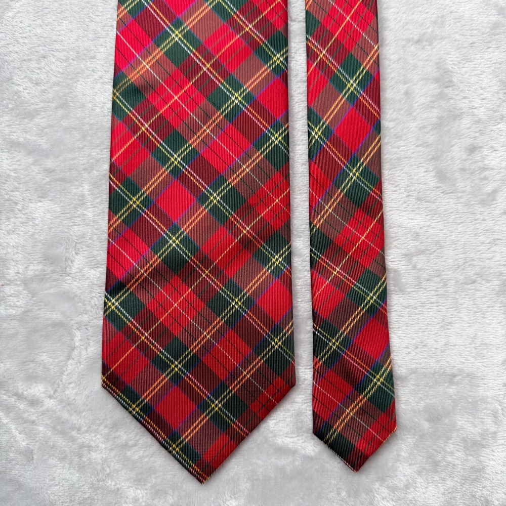 IZOD Mens Silk Necktie Red Green Tartan Plaid Holiday Christmas Classic Tie